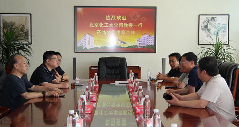 [回首展望  蓄力前行]一、借助外力扩市场  强化内功铸品牌